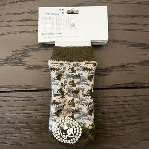 NEW Doggie Design | Camouflage anti-skid dog socks